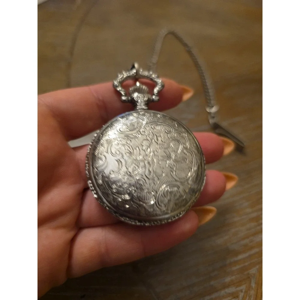 Vintage Steam Engine Train Quartz Pocket Watch Silver Gold Tone with Chain‎